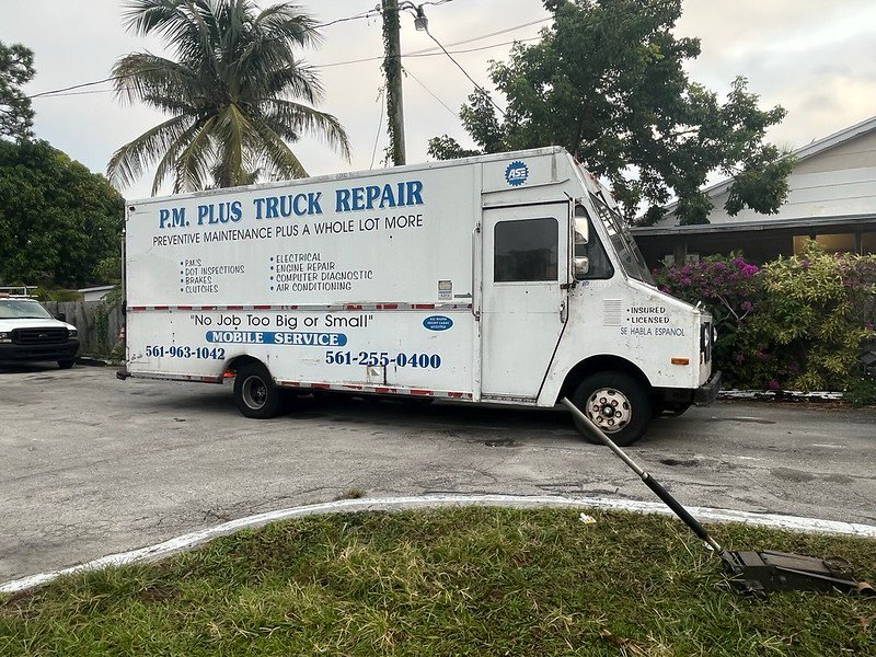 West Palm Beach Tow Truck